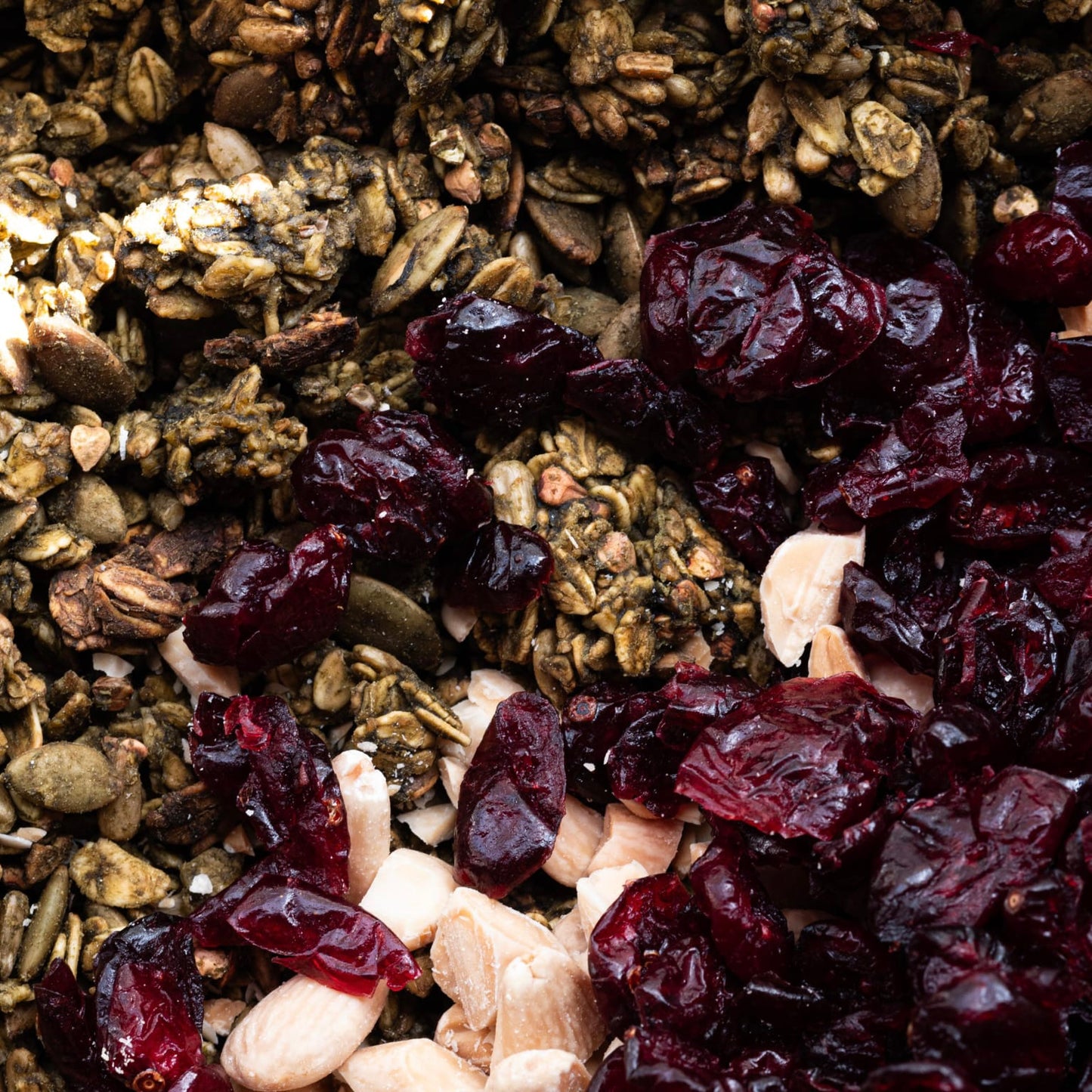 Granola matcha cranberries amandes